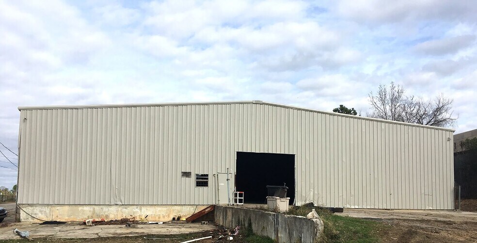 More Photos Of 700 Granby Ln, Columbia Warehouse For Lease