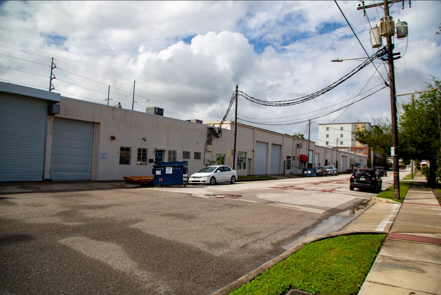 More Photos Of 1110 Sligh Blvd, Orlando Warehouse For Lease