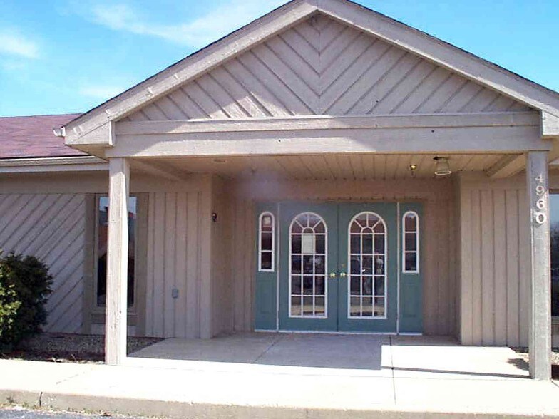 More Photos Of 4960 Higbee Ave NW, Canton Medical For Lease