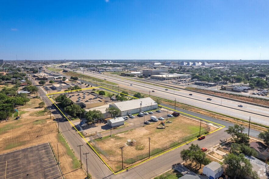 More Photos Of 3802-3806 Interstate 27, Lubbock Office For Sale