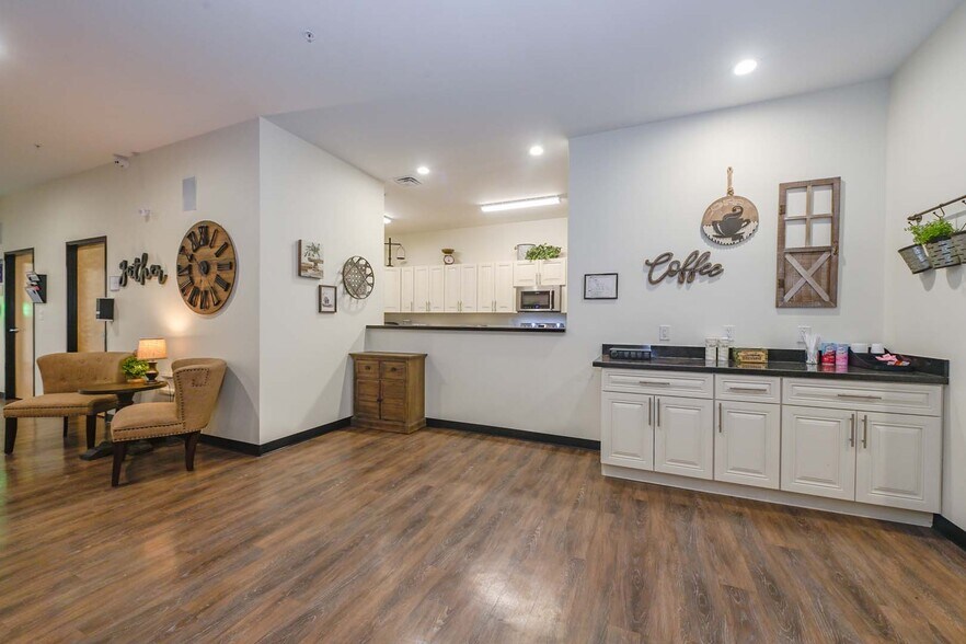 More Photos Of 1620 N 48th St, Phoenix Rehabilitation Center For Lease