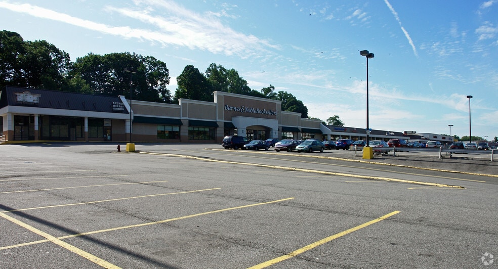 More Photos Of 2550 Central Park Ave, Yonkers Unknown For Lease