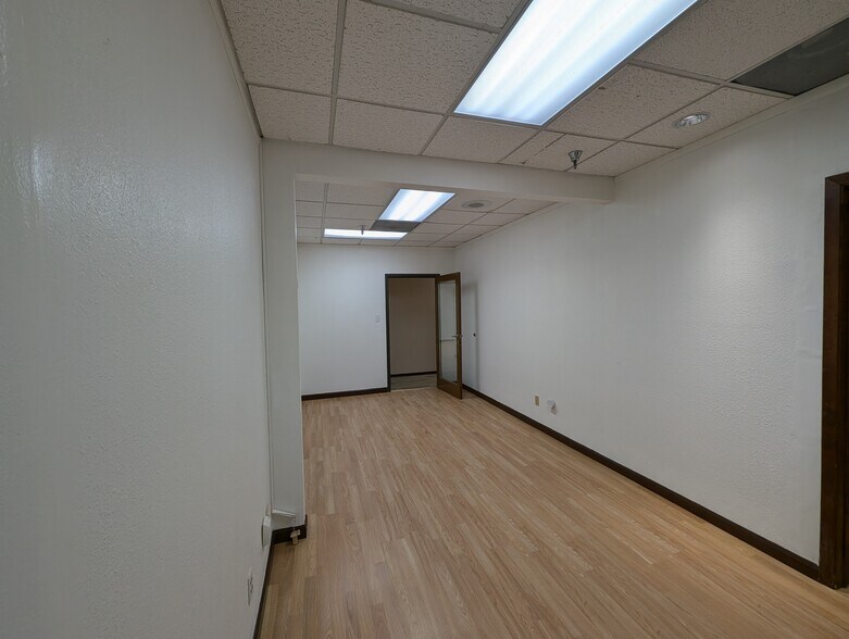 More Photos Of 4005 Menchaca Rd, Austin Medical For Sale