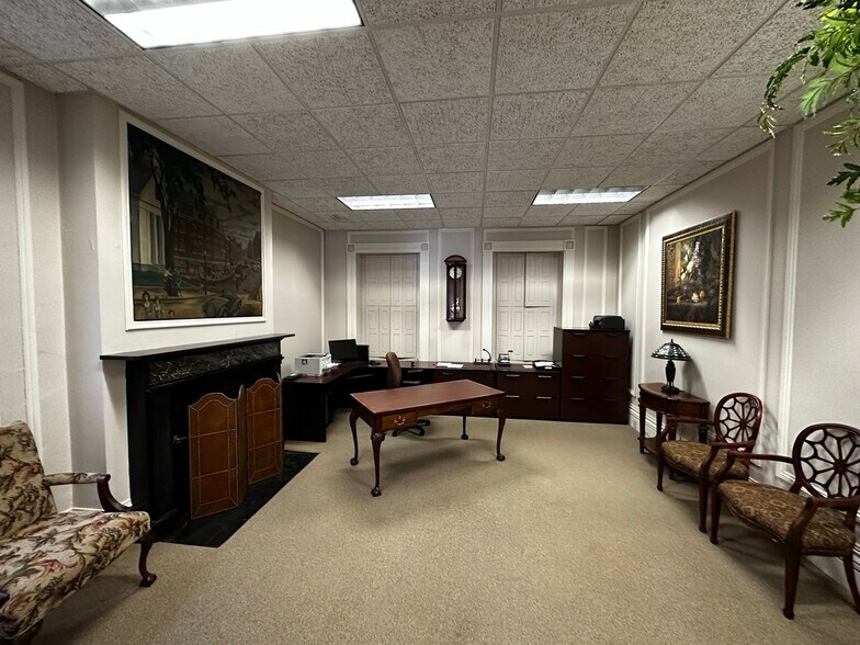More Photos Of 25 Elm St, Southbridge Office For Sale