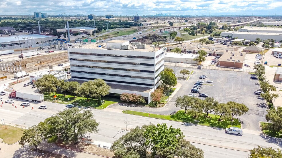 More Photos Of 2350 Valley View Ln, Dallas Loft Creative Space For Lease