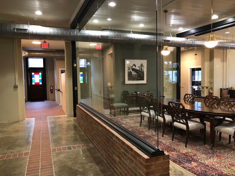 More Photos Of 119 S Madison St, Thomasville Storefront For Lease