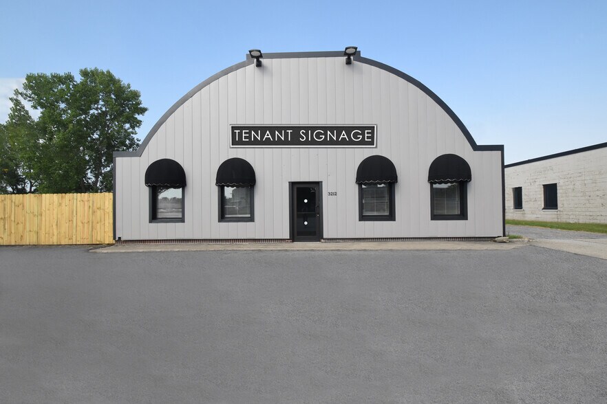 Primary Photo Of 3212 Union Rd, Cheektowaga Warehouse For Lease