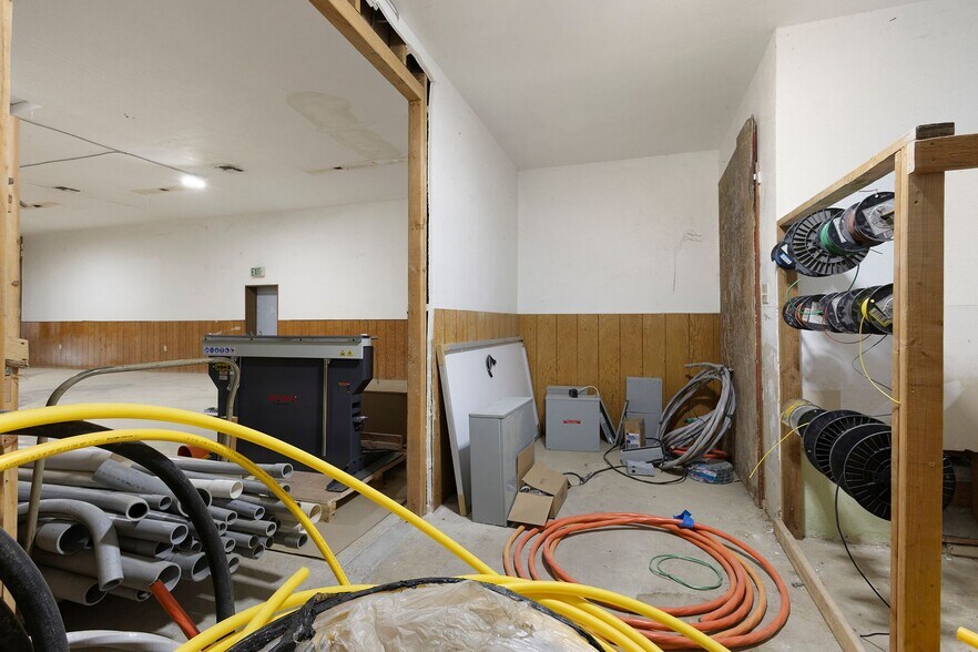 More Photos Of 128 S Colusa St, Willows Specialty For Lease