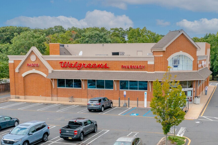 More Photos Of 2546 Hooper Ave, Brick Drugstore For Sale