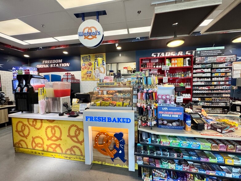 More Photos Of 42550 Jackson St, Indio Service Station For Sale