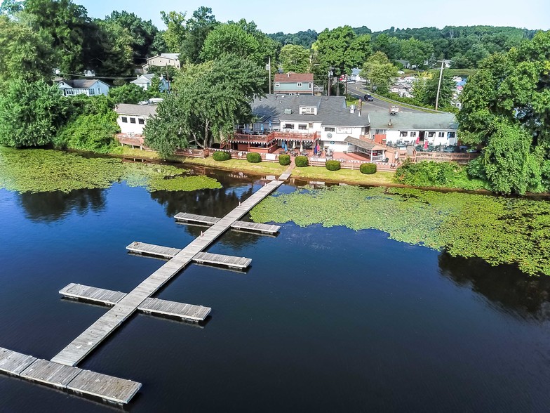 More Photos Of 141 Congamond Rd, Southwick Restaurant For Lease