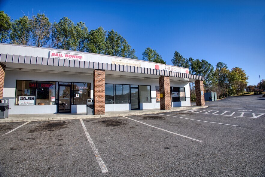 More Photos Of 860 Heckle Blvd, Rock Hill Unknown For Lease