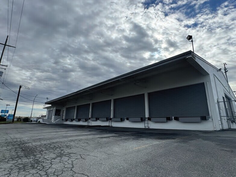 More Photos Of 1084 Terven Ave, Salinas Distribution For Lease
