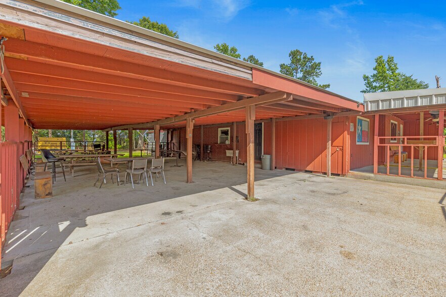 More Photos Of 11310 FM 1725 Rd, Cleveland Restaurant For Sale