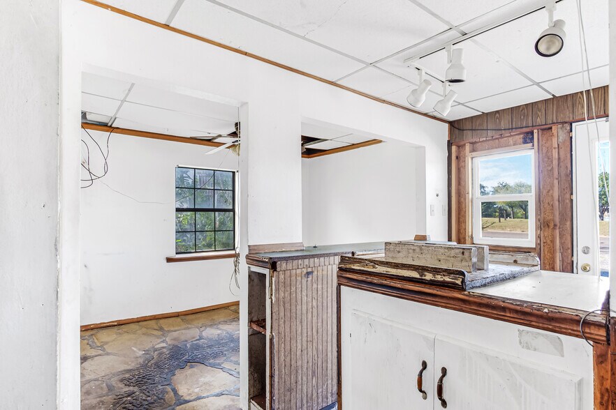 More Photos Of 11944 NE 23rd St, Choctaw Auto Repair For Sale