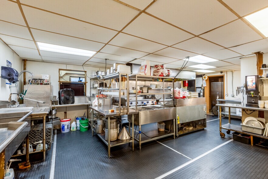 More Photos Of 1600 State St, Blair Restaurant For Sale