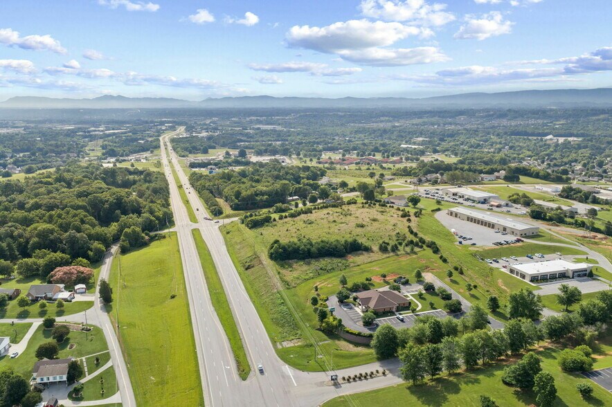 More Photos Of 326 Partnership Pky, Maryville Loft Creative Space For Sale