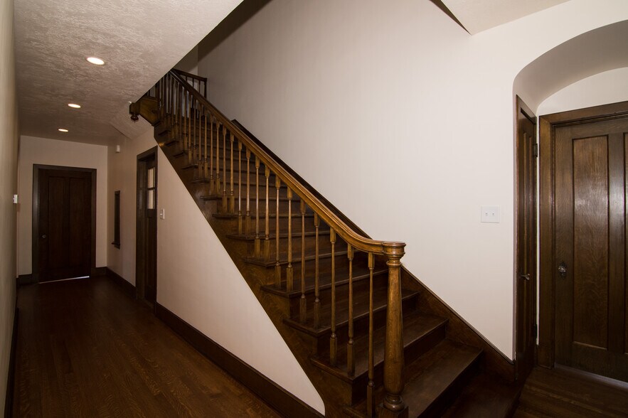 More Photos Of 109 N Main St, Springville Office For Lease