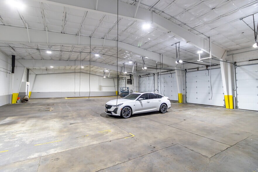 More Photos Of 525 E Clark St, Pocatello Auto Repair For Lease