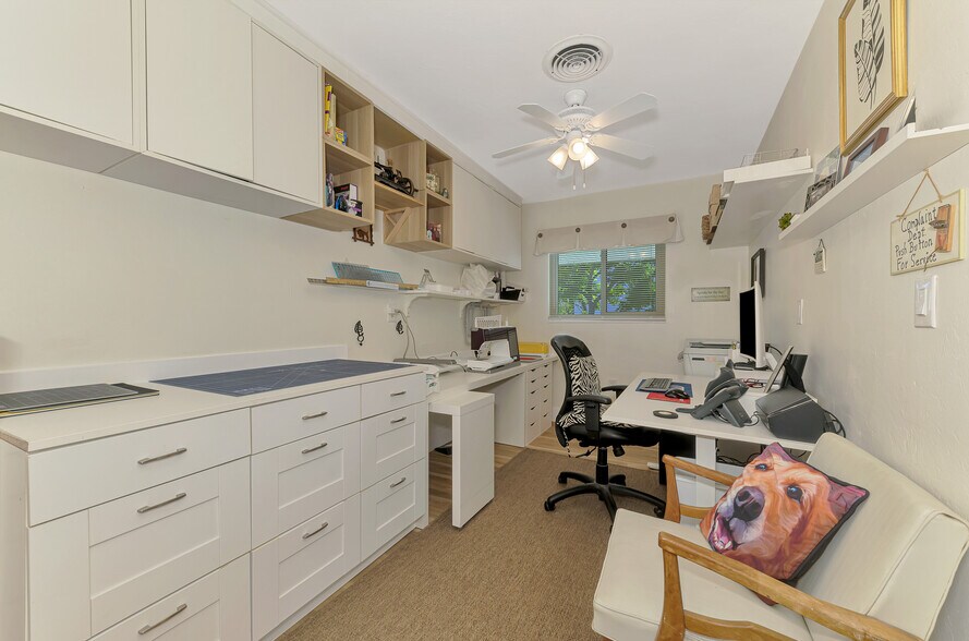 More Photos Of 400 Nokomis Ave S, Venice Specialty For Sale