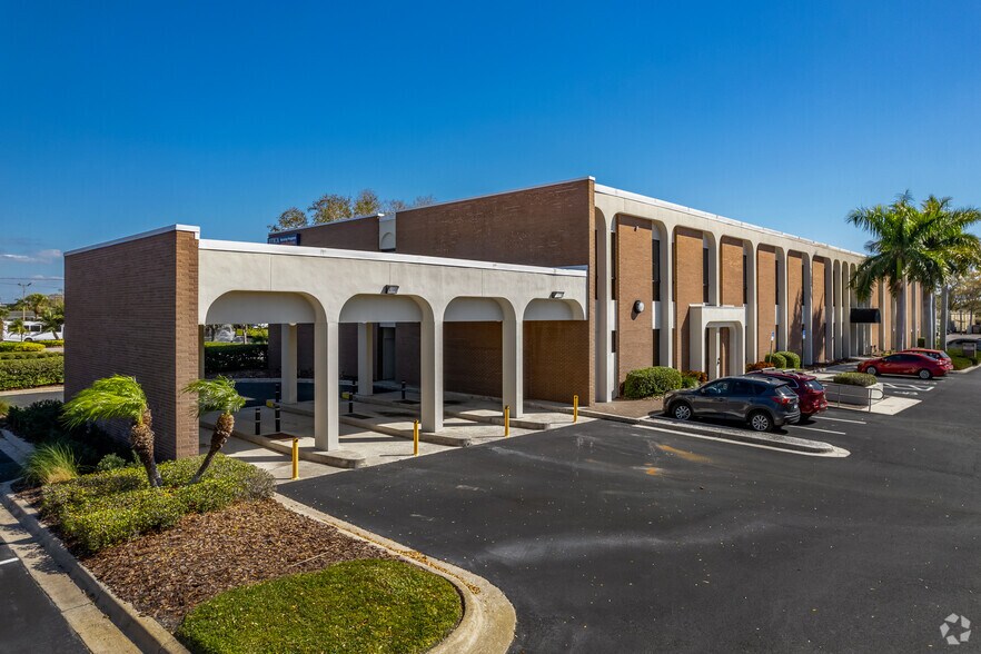 More Photos Of 9500 Koger Blvd N, Saint Petersburg Unknown For Lease