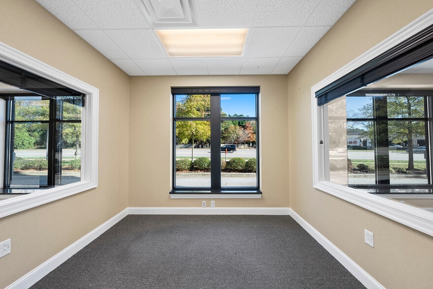 More Photos Of 701 Mutual Ct, Raleigh Office For Sale