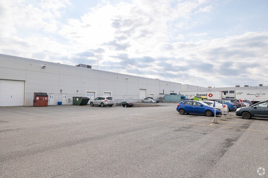 More Photos Of 9955 Rue De Châteauneuf, Brossard Office For Lease