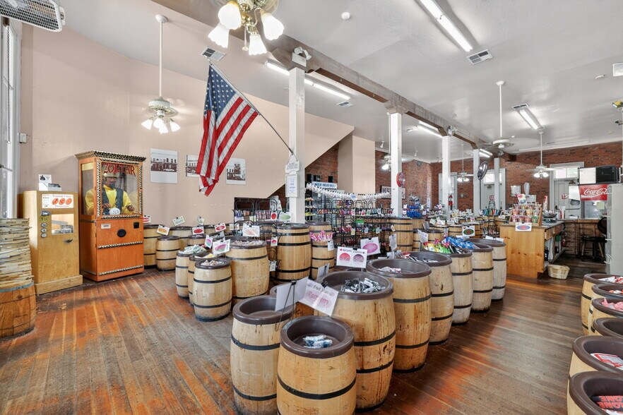 More Photos Of 120-124 J St, Sacramento Storefront Retail Residential For Sale