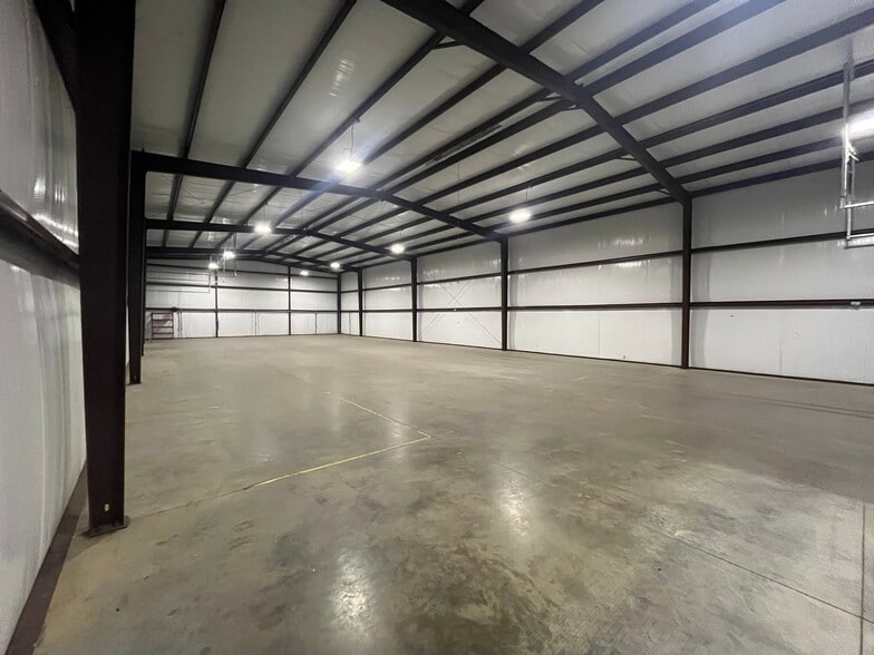 More Photos Of 10155 County Road 135, Flint Warehouse For Lease