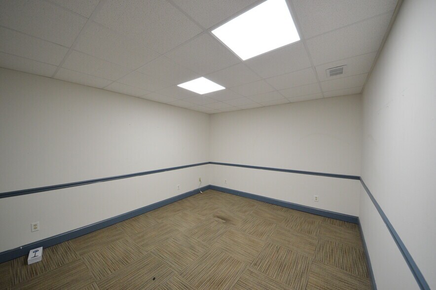 More Photos Of 5299 Saint Augustine Rd, Jacksonville Manufacturing For Lease