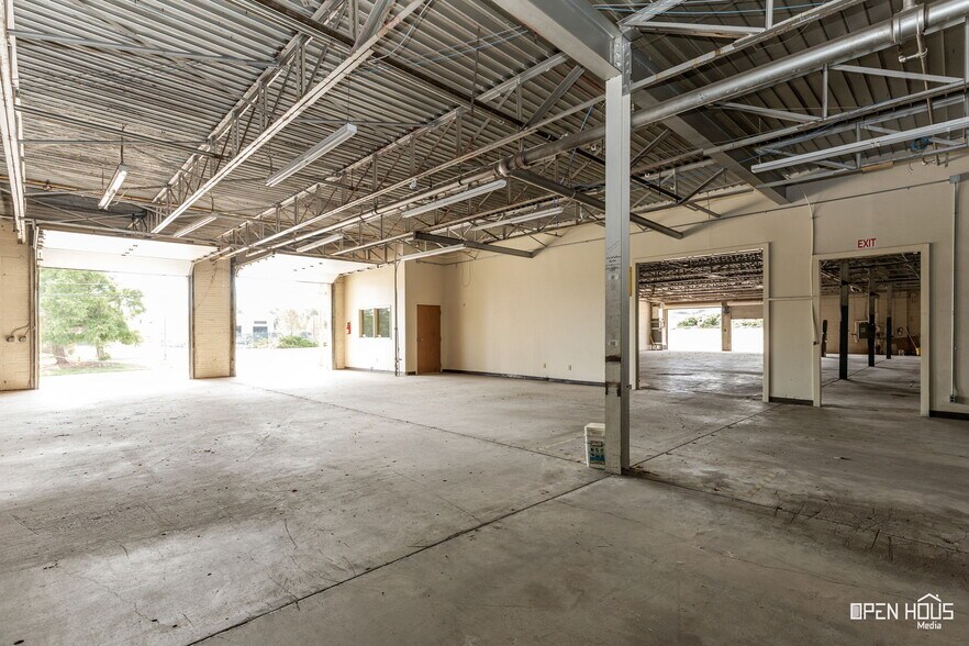 More Photos Of 2200 5th St, Wichita Falls Warehouse For Sale