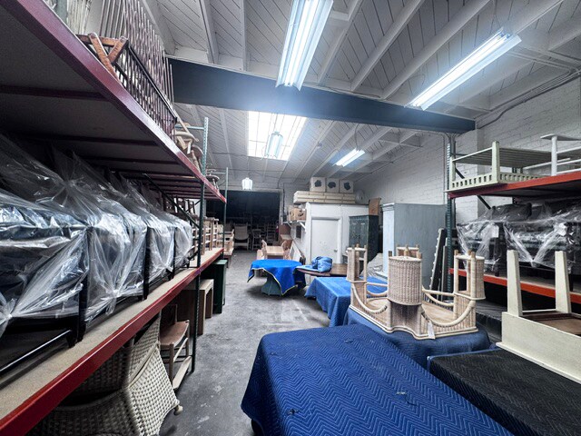 More Photos Of 5055 W Jefferson Blvd, Los Angeles Industrial For Sale