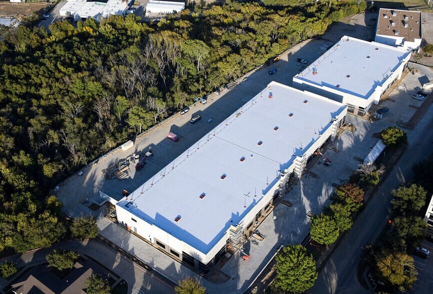 More Photos Of 420 Oakbend Dr, Lewisville Distribution For Sale