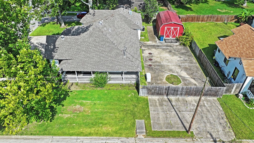 More Photos Of 502 Staitti St, Humble Office Residential For Sale