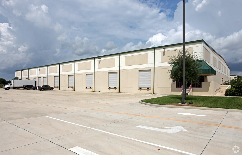 Primary Photo Of 567 Ocoee Business Pky, Ocoee Warehouse For Lease