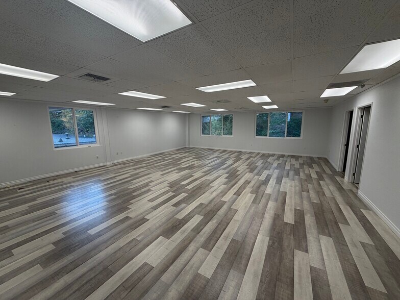 More Photos Of 5610 Kitsap Way, Bremerton Specialty For Lease