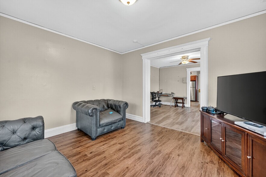 More Photos Of 160 Bloomfield Ave, Verona Storefront Retail Office For Sale