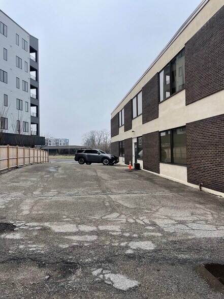 More Photos Of 46 Leo Birmingham Pky, Brighton Office For Lease