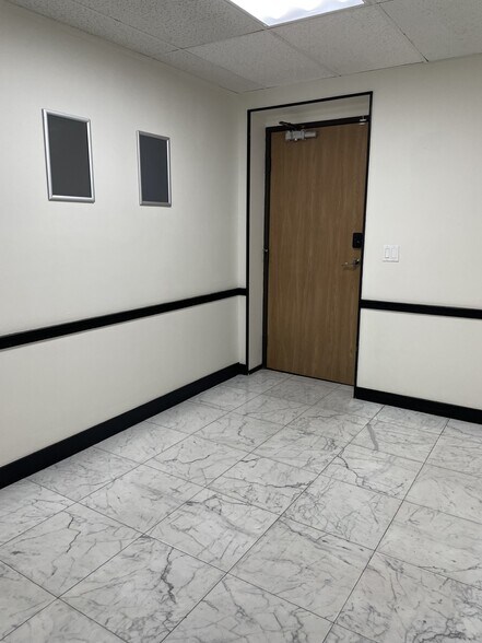 More Photos Of 44215 15th St W, Lancaster Medical For Sale