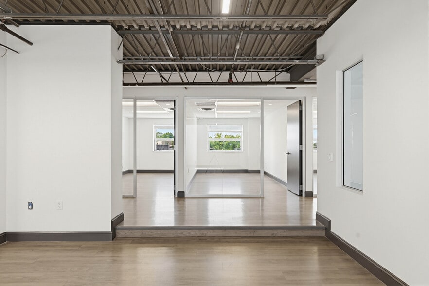 More Photos Of 83 Broad Ave, Fairview Warehouse For Lease