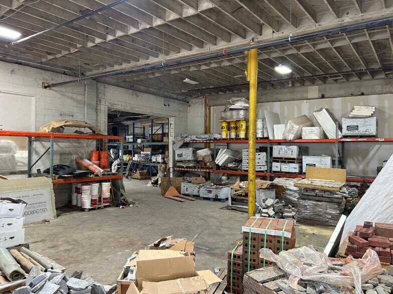 More Photos Of 2285-2412 Wyandotte Rd, Willow Grove Manufacturing For Lease