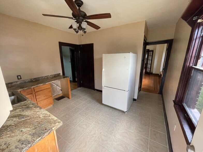 More Photos Of 6310 Highway 329, Crestwood Office For Lease