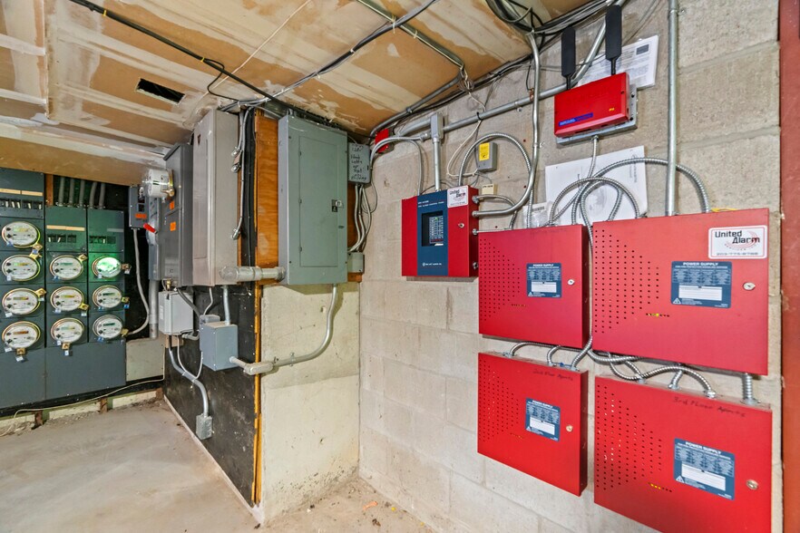 More Photos Of 3880 Main St, Bridgeport Multifamily For Sale