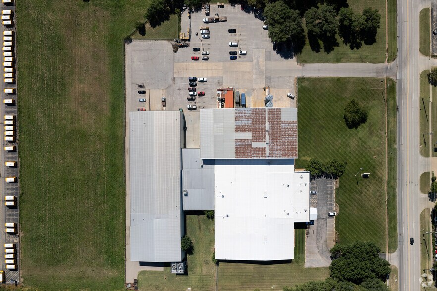 More Photos Of 2810 S West St, Wichita Manufacturing For Sale
