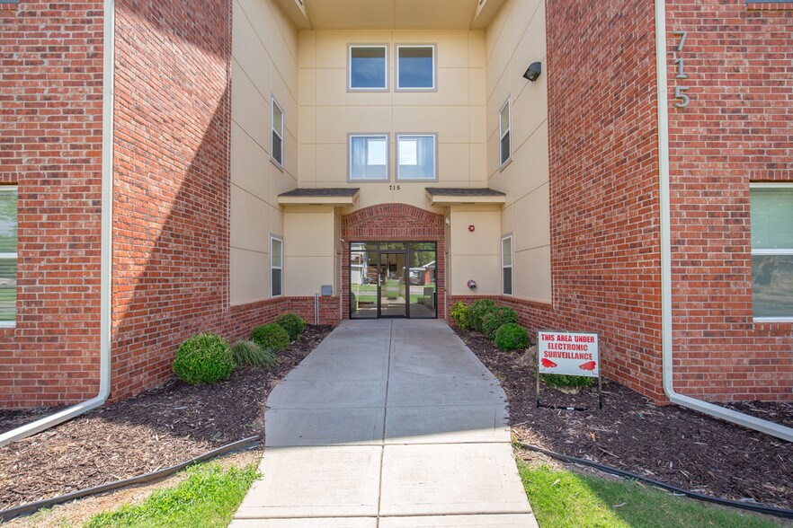 More Photos Of 715 Monnett Ave, Norman Apartments For Sale