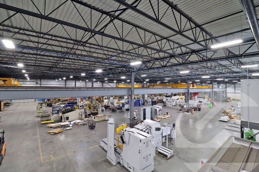 More Photos Of 51223 Quadrate Dr, Macomb Township Warehouse For Lease