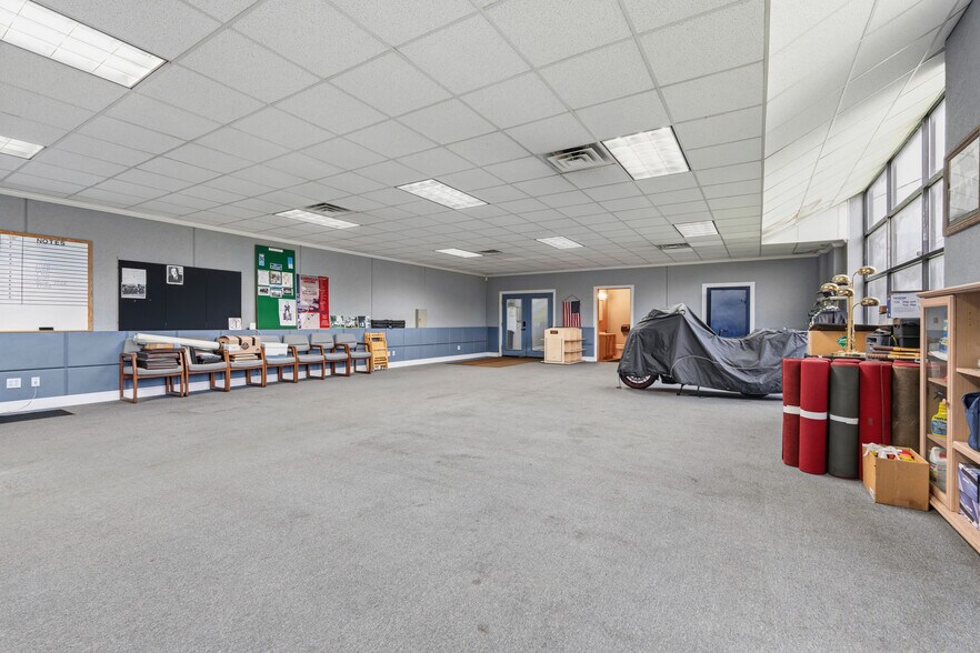 More Photos Of 701 Hiawatha Blvd E, Syracuse Warehouse For Lease