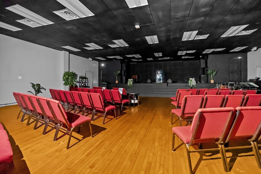 More Photos Of 2814-2818 E Allegheny Ave, Philadelphia Storefront Retail Office For Lease