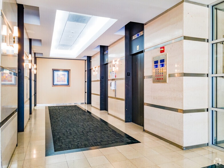 More Photos Of 600 Cleveland St, Clearwater Office For Lease