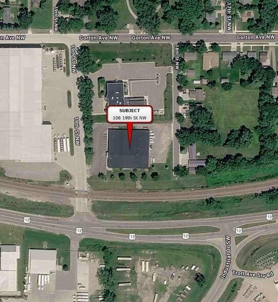 More Photos Of 100 19th St NW, Willmar Showroom For Sale